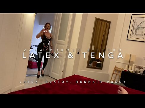 ❤️ Escadravo ruivo em traje de látex fodido por meio de meio-irmão Porno em nós ❌❤