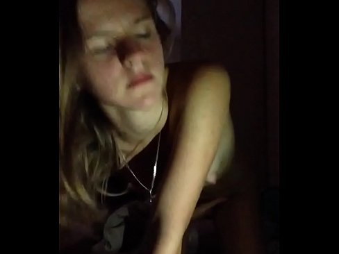❤️ Uma garota se masturba e se ejacula Porno em nós ❌❤